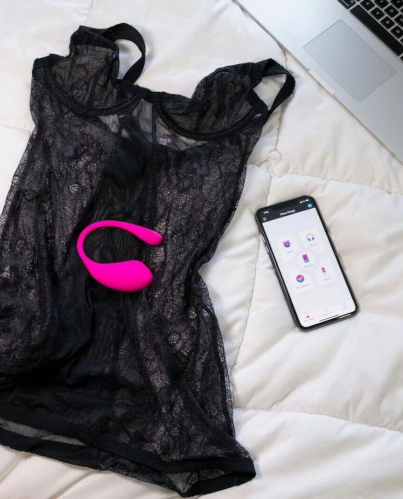 Lush 3 App Controlled Vibrator by Lovense is an ideal sex toy for solo play, discreet public play or couple play - hand off control to your partner and enjoy as they pleasure you from across the room. 