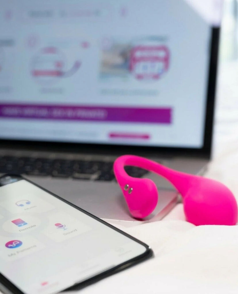 Lush 3 App Controlled Vibrator by Lovense is an ideal sex toy for solo play, discreet public play or couple play - hand off control to your partner and enjoy as they pleasure you from across the room. 